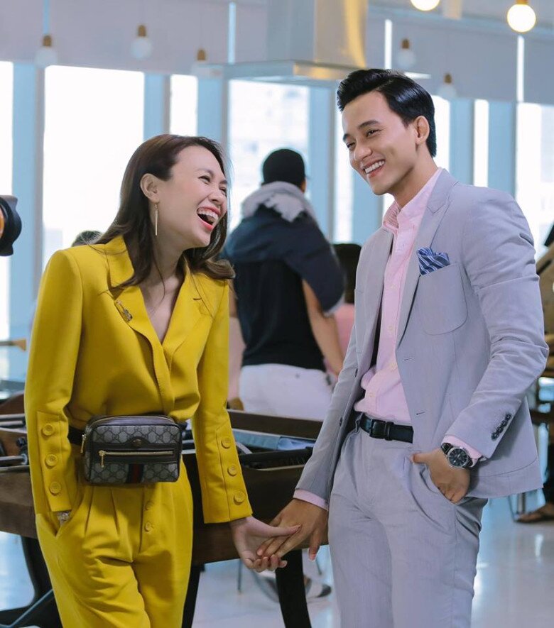 Mai Tài Phến ngồi kế bố mẹ Mỹ Tâm ở concert, suốt 8 năm đồng hành trong âm thầm 7 “Phản ứng hóa học” của Mỹ Tâm và Mai Tài Phến khiến người hâm mộ thích thú dù cả 2 cách nhau 10 tuổi.