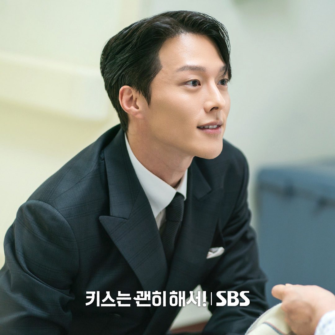 Kiếp trước cứu thế giới mới yêu được tổng tài đẹp phát điên thế này: 10 điểm kinh tế, 100 điểm tinh tế, 1000 điểm visual- Ảnh 5.