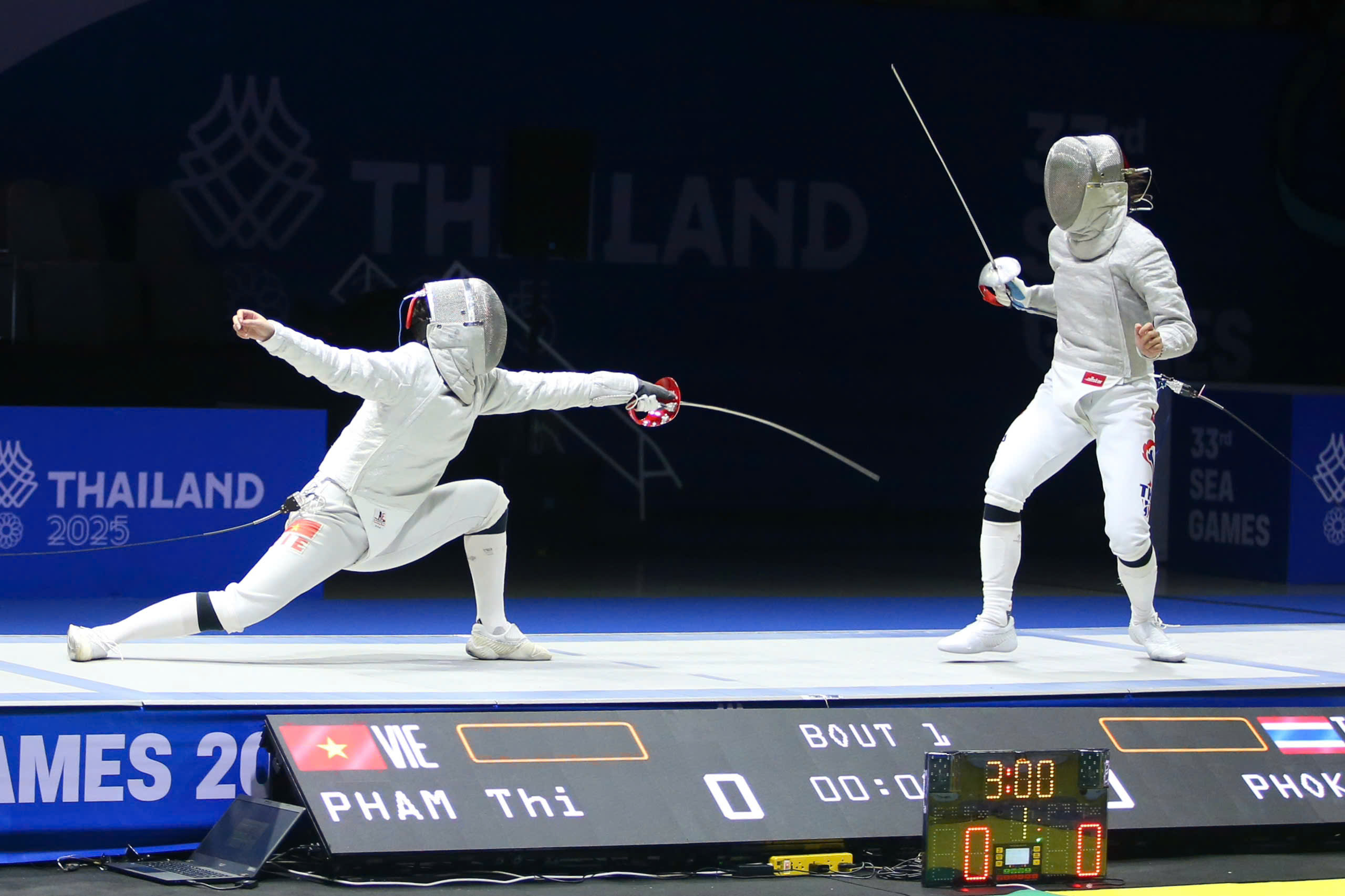 Kiếm thủ nữ Việt Nam thua Thái Lan vì bị trọng tài bắt ép: HLV bức xúc, kiến nghị BTC- Ảnh 4.