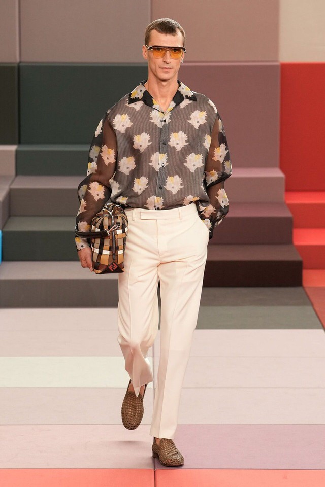 Những họa tiết nào sẽ giúp nàng tôn dáng trong mùa đông?- Ảnh 7. Những họa tiết nào sẽ giúp nàng tôn dáng trong mùa đông?- Ảnh 7.