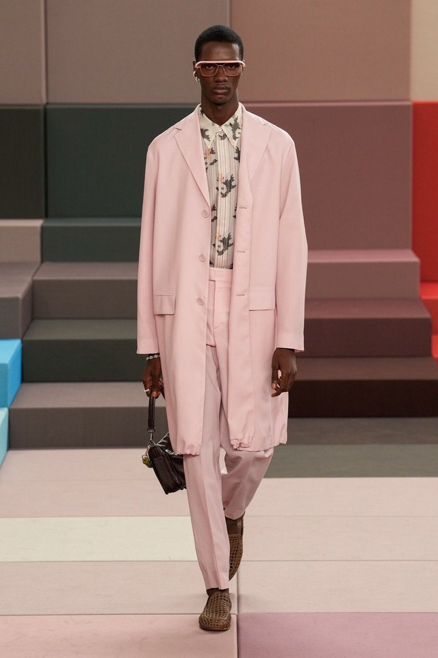 Những họa tiết nào sẽ giúp nàng tôn dáng trong mùa đông?- Ảnh 11. Những họa tiết nào sẽ giúp nàng tôn dáng trong mùa đông?- Ảnh 11.