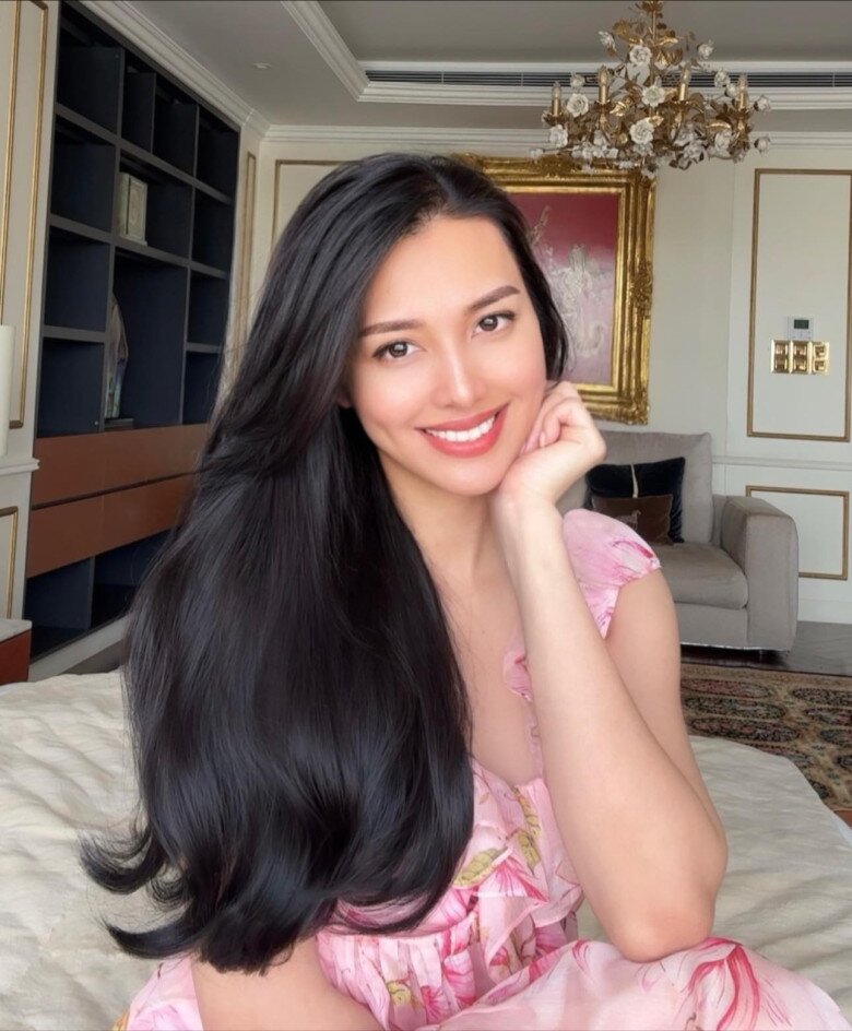 Nhan sắc bị "bỏ quên" suốt 18 năm của người đẹp gây tiếc nuối nhất làng hoa hậu Việt, có một điểm đáng ao ước 5 Mái tóc đen dày, óng ả là điểm thay đổi duy nhất ở Huỳnh Thanh Tuyền.