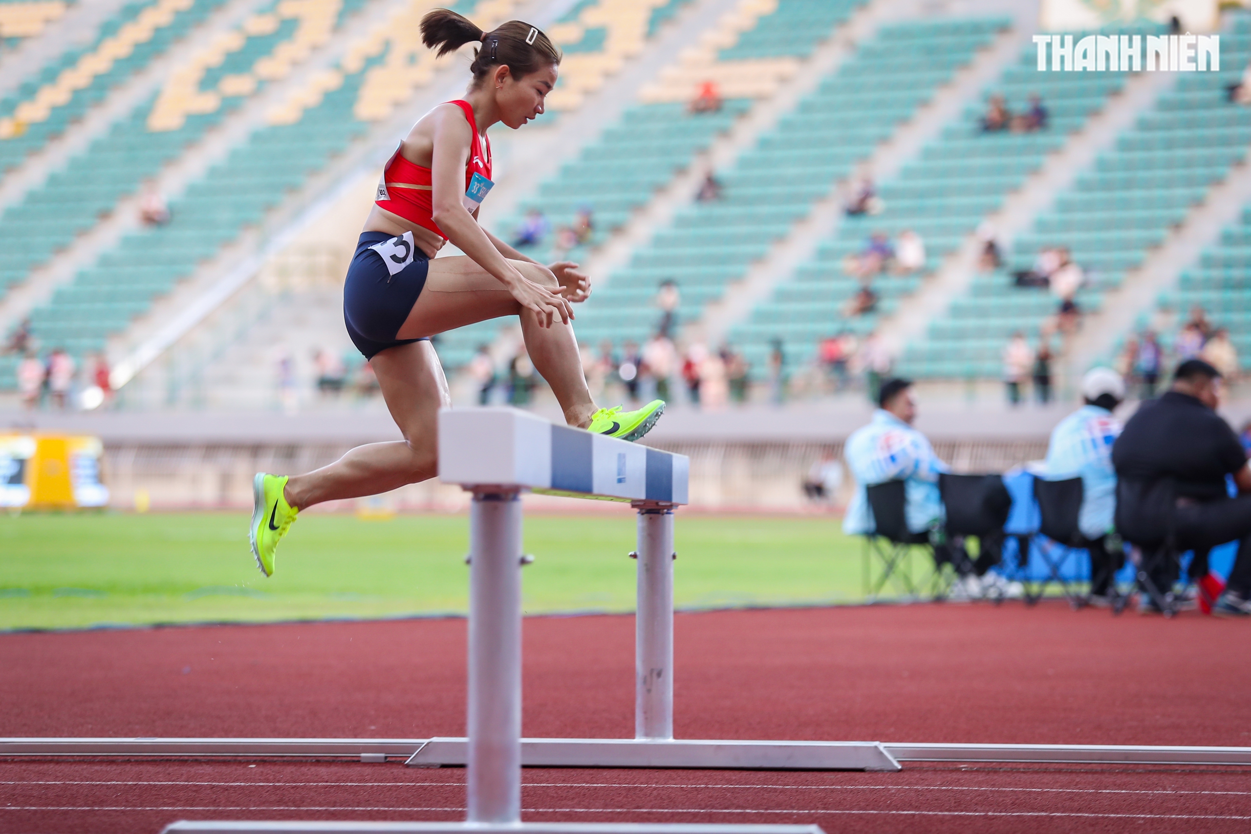 Khoảnh khắc tuyệt đỉnh Nguyễn Thị Oanh và những bước chạy vàng làm nên lịch sử- Ảnh 3. Khoảnh khắc tuyệt đỉnh Nguyễn Thị Oanh và những bước chạy vàng làm nên lịch sử- Ảnh 3.