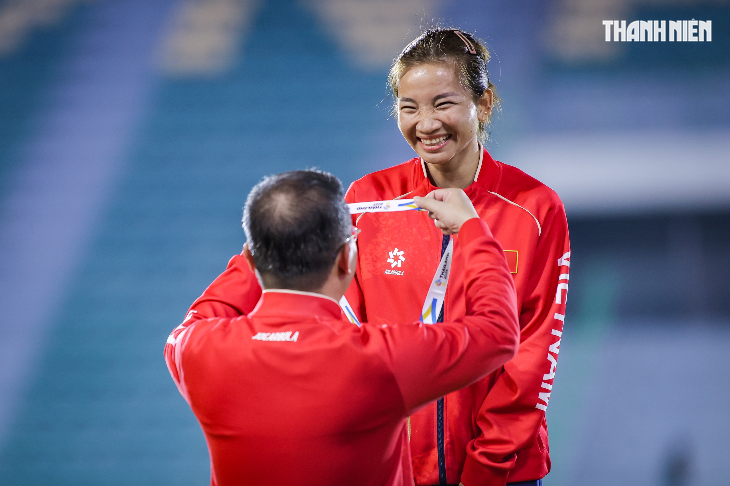 Khoảnh khắc tuyệt đỉnh Nguyễn Thị Oanh và những bước chạy vàng làm nên lịch sử- Ảnh 6. Khoảnh khắc tuyệt đỉnh Nguyễn Thị Oanh và những bước chạy vàng làm nên lịch sử- Ảnh 6.