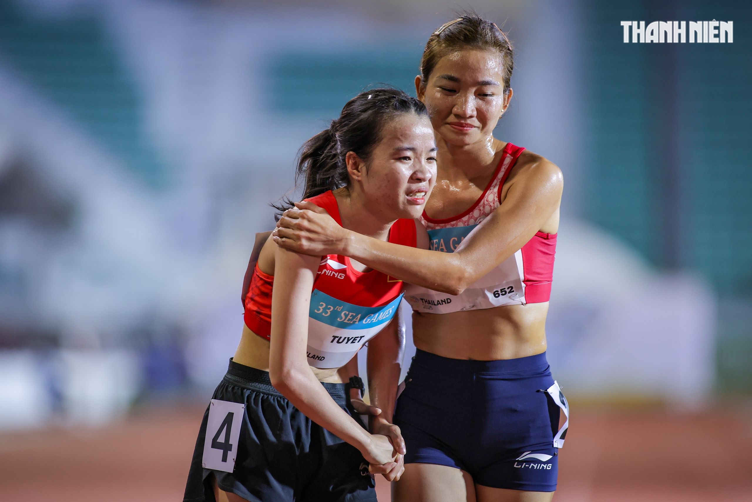 Khoảnh khắc tuyệt đỉnh Nguyễn Thị Oanh và những bước chạy vàng làm nên lịch sử- Ảnh 10. Khoảnh khắc tuyệt đỉnh Nguyễn Thị Oanh và những bước chạy vàng làm nên lịch sử- Ảnh 10.