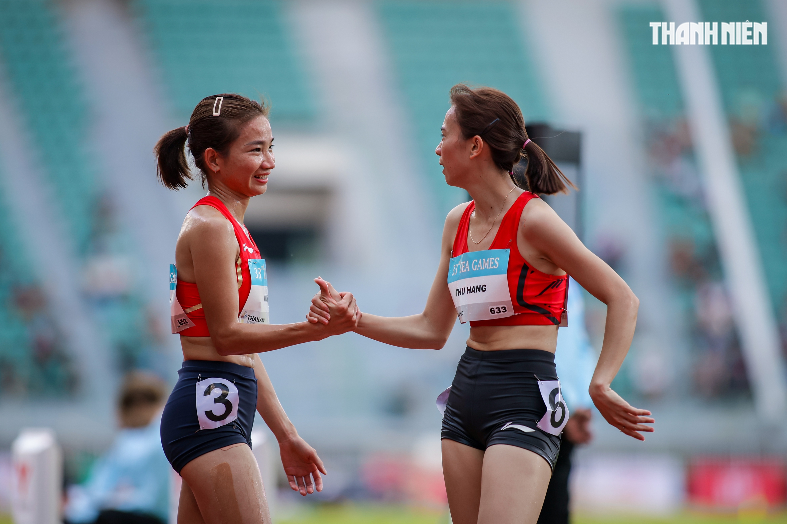 Khoảnh khắc tuyệt đỉnh Nguyễn Thị Oanh và những bước chạy vàng làm nên lịch sử- Ảnh 11. Khoảnh khắc tuyệt đỉnh Nguyễn Thị Oanh và những bước chạy vàng làm nên lịch sử- Ảnh 11.