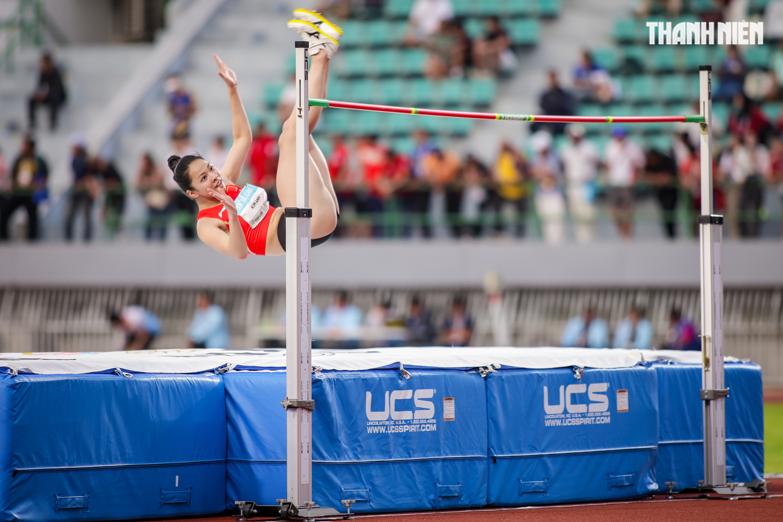 Khoảnh khắc tuyệt đỉnh Nguyễn Thị Oanh và những bước chạy vàng làm nên lịch sử- Ảnh 13. Khoảnh khắc tuyệt đỉnh Nguyễn Thị Oanh và những bước chạy vàng làm nên lịch sử- Ảnh 13.