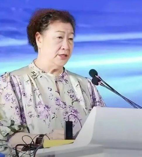 50 tuổi khởi nghiệp, nữ công nhân nhà máy tạo ra “mỏ vàng” sinh lời 37.000 tỷ đồng/năm, sở hữu hơn 100 bằng sáng chế- Ảnh 2.