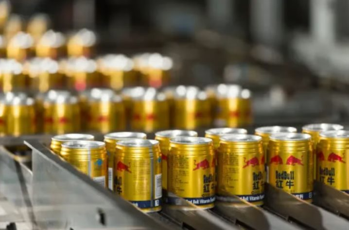 50 tuổi khởi nghiệp, nữ công nhân nhà máy tạo ra “mỏ vàng” sinh lời 37.000 tỷ đồng/năm, sở hữu hơn 100 bằng sáng chế- Ảnh 3.