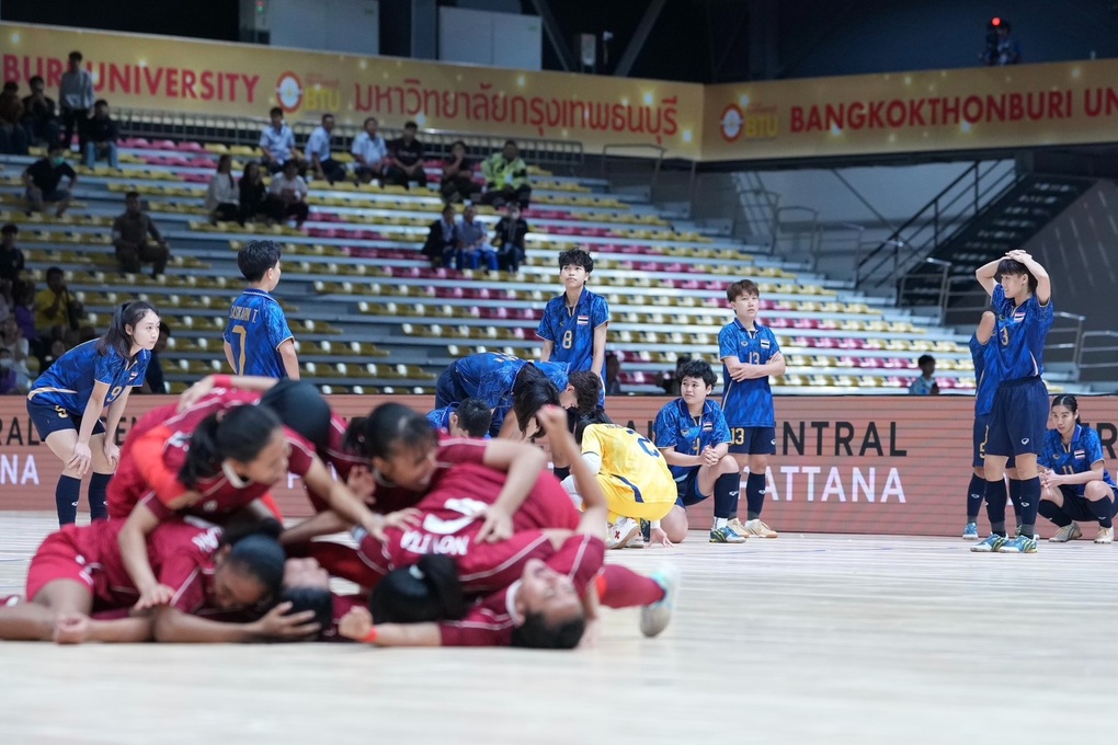 Thái Lan bị loại bất ngờ, hết cơ hội tranh HCV với futsal nữ Việt Nam - 2