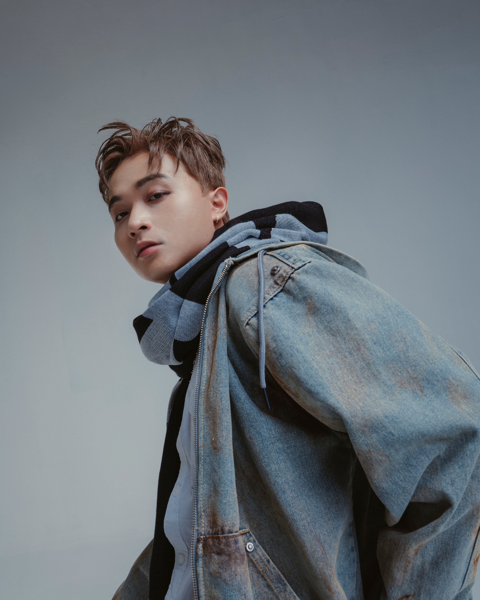 Ca sĩ sở hữu hit trăm triệu view, cả nước thuộc nhạc phải làm shipper để trả tiền nhà- Ảnh 2.