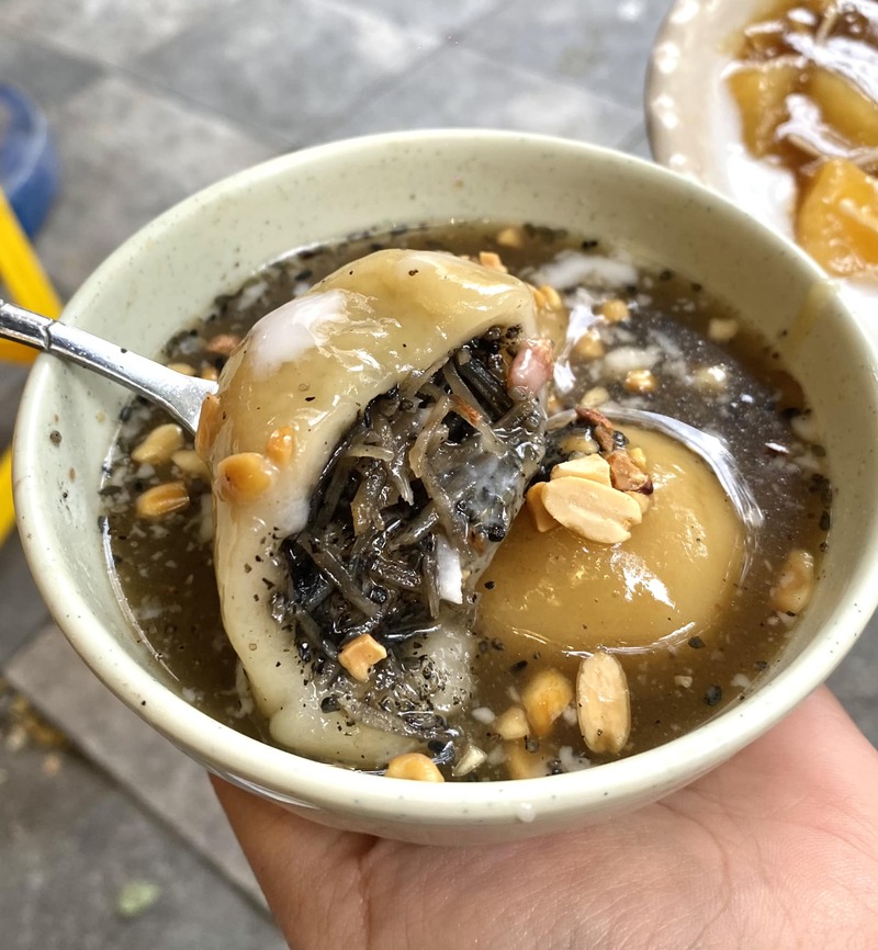 Món bánh ôm trọn mùa đông Hà Nội, càng ăn vỉa hè càng ngon, mách bạn 5 địa chỉ nổi tiếng 2 Món bánh nhìn thôi đã thấy hấp dẫn