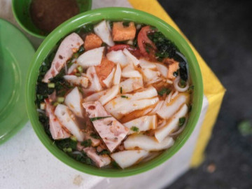 Món bánh ôm trọn mùa đông Hà Nội, càng ăn vỉa hè càng ngon, mách bạn 5 địa chỉ nổi tiếng 5 Thức quà tinh tế của người Hà Nội xưa những ngày se lạnh: Kết hợp nguyên liệu rẻ tiền, tưởng không hợp mà hợp không tưởng