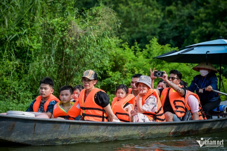 Mê hoặc khoảnh khắc hàng vạn chim hoang dã bay về tổ ở Ninh Bình - 9