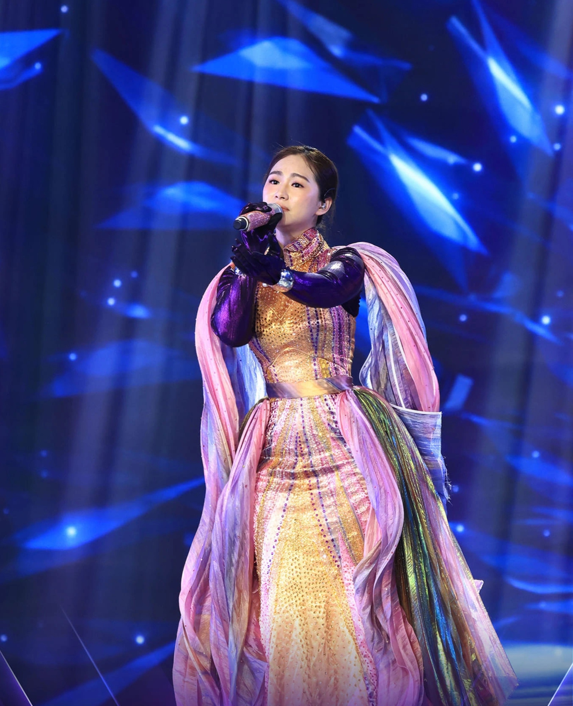 Lương Bích Hữu tốt nghiệp đại học ở tuổi 41, nhan sắc lão hóa ngược - 11 Lương Bích Hữu tốt nghiệp đại học ở tuổi 41, nhan sắc lão hóa ngược - 11