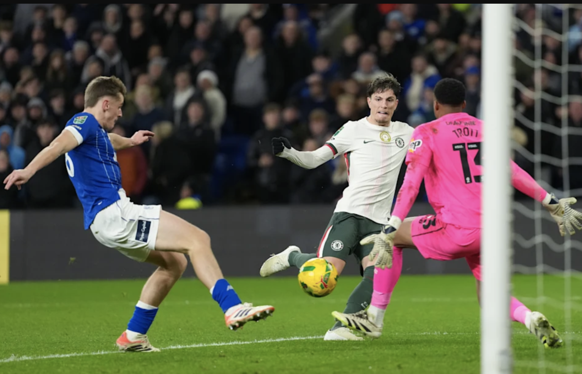 Siêu dự bị bùng nổ trước Cardiff, Chelsea giành vé bán kết Cúp Liên đoàn Anh 3 Siêu dự bị bùng nổ trước Cardiff, Chelsea giành vé bán kết Cúp Liên đoàn - Ảnh 3.