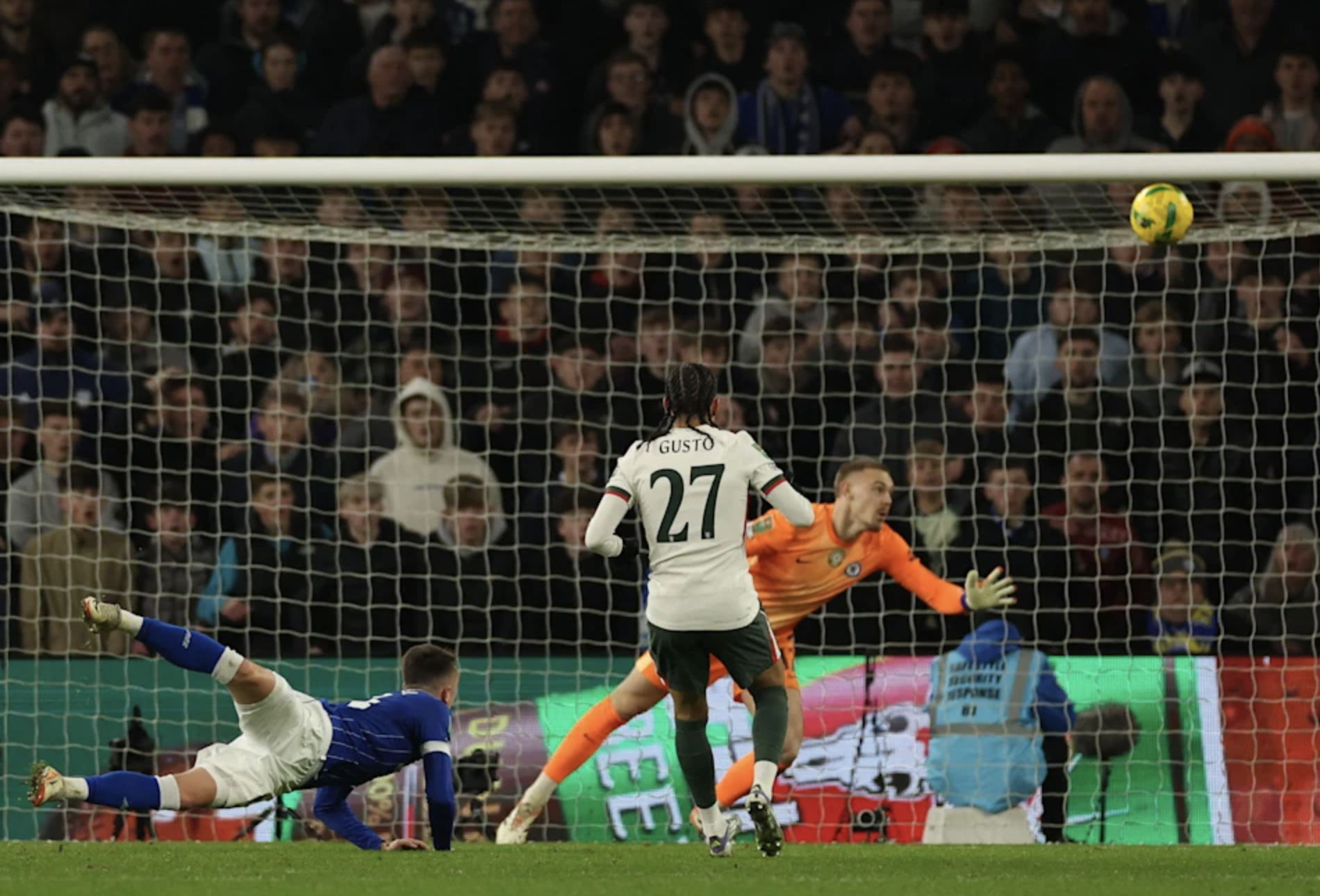 Siêu dự bị bùng nổ trước Cardiff, Chelsea giành vé bán kết Cúp Liên đoàn Anh 4 Siêu dự bị bùng nổ trước Cardiff, Chelsea giành vé bán kết Cúp Liên đoàn - Ảnh 4.