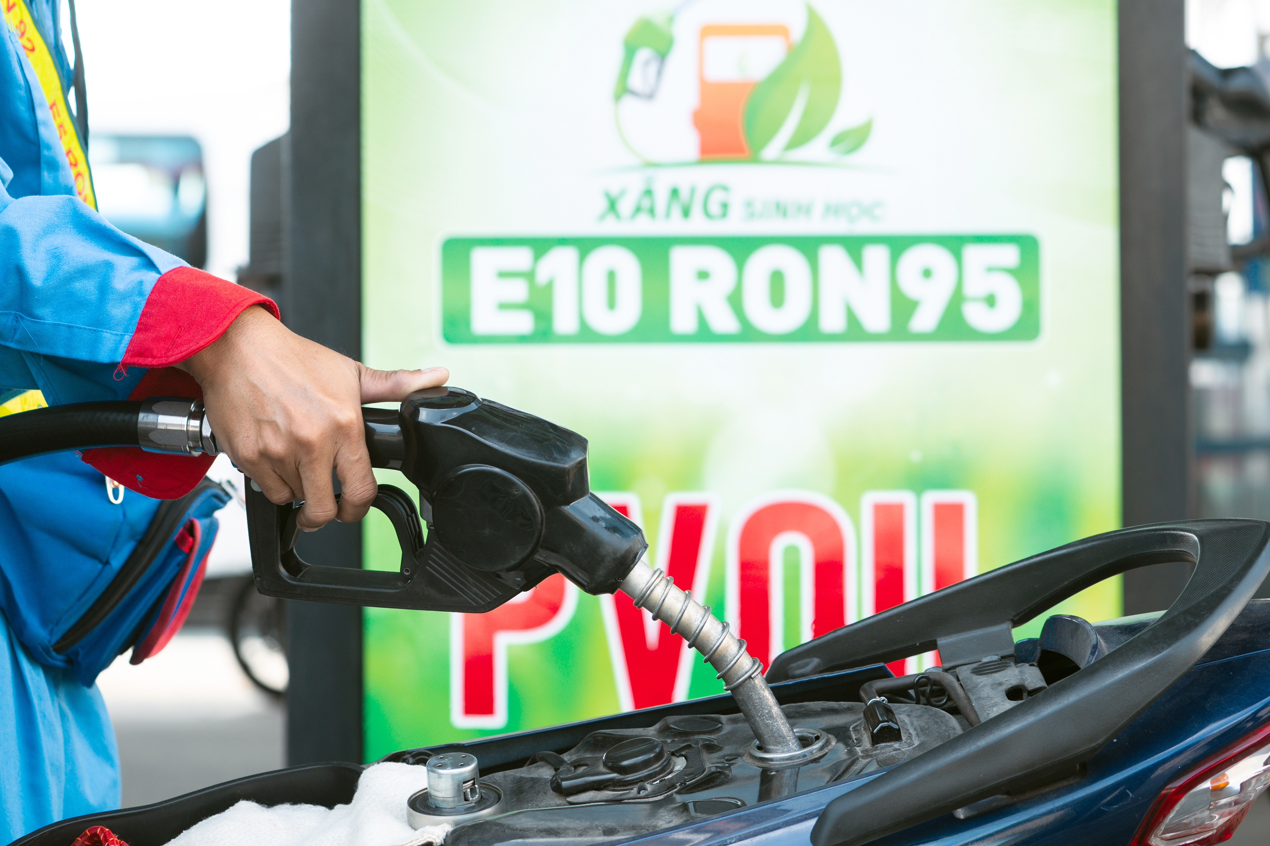 Doanh nghiệp còn lăn tăn với xăng sinh học - Ảnh 2.