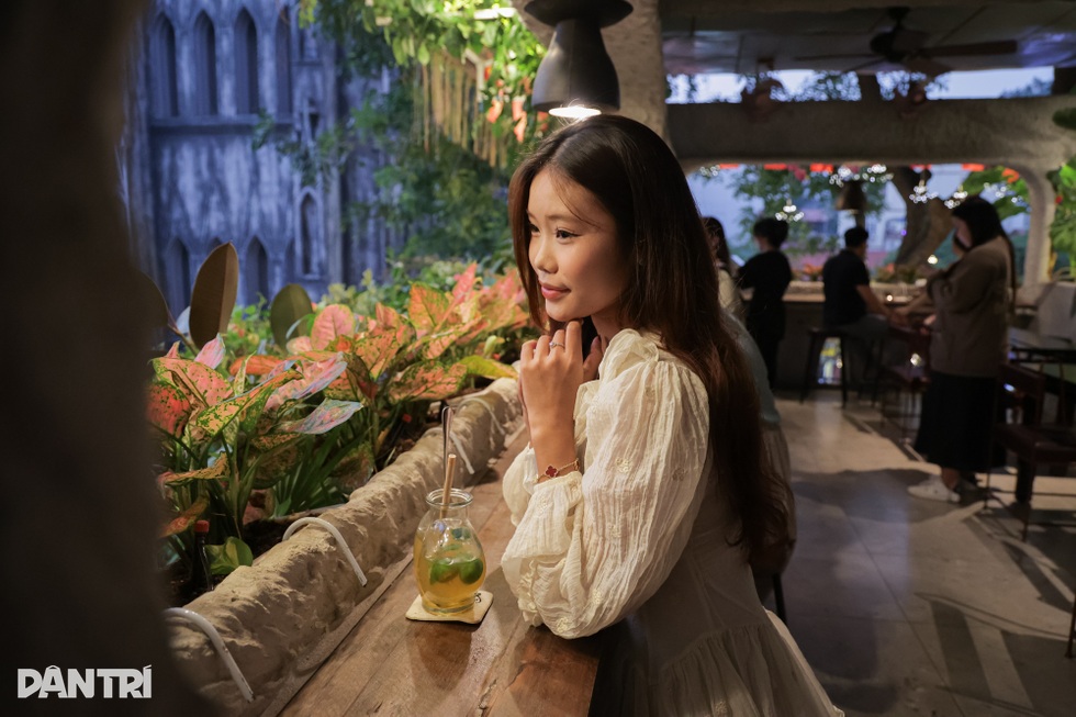 Hà Nội: Chủ quán chi chục tỷ đồng mở quán cà phê xanh, view Nhà thờ Lớn - 4