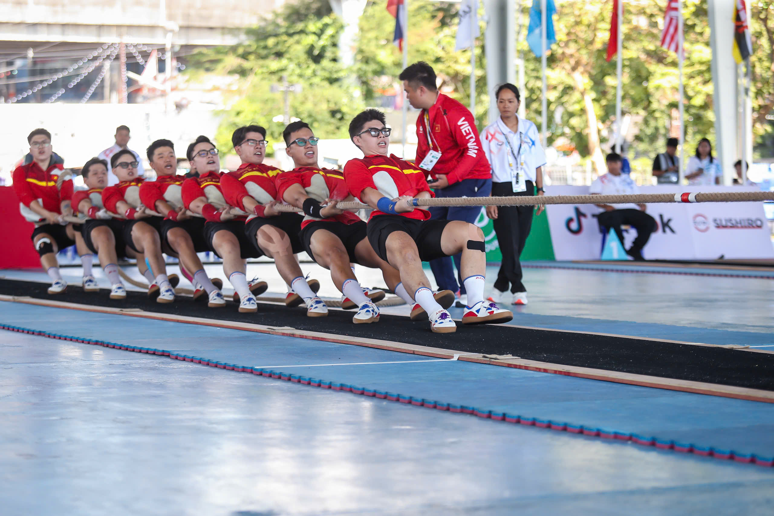 Bác sĩ làm VĐV kéo co tại SEA Games 33 và câu chuyện đầy thú vị- Ảnh 2.