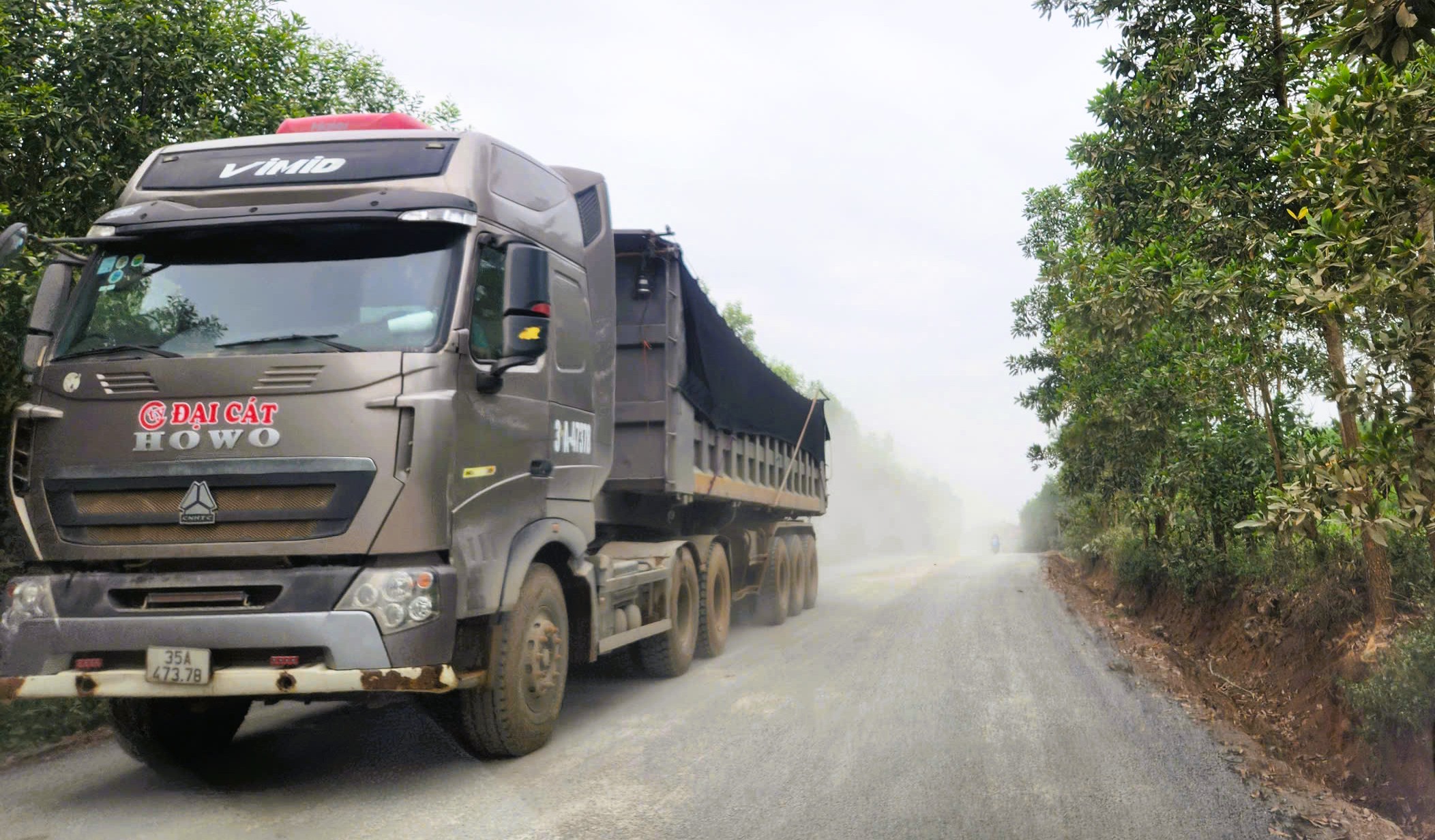 Tỉnh lộ ở Thanh Hóa oằn mình 