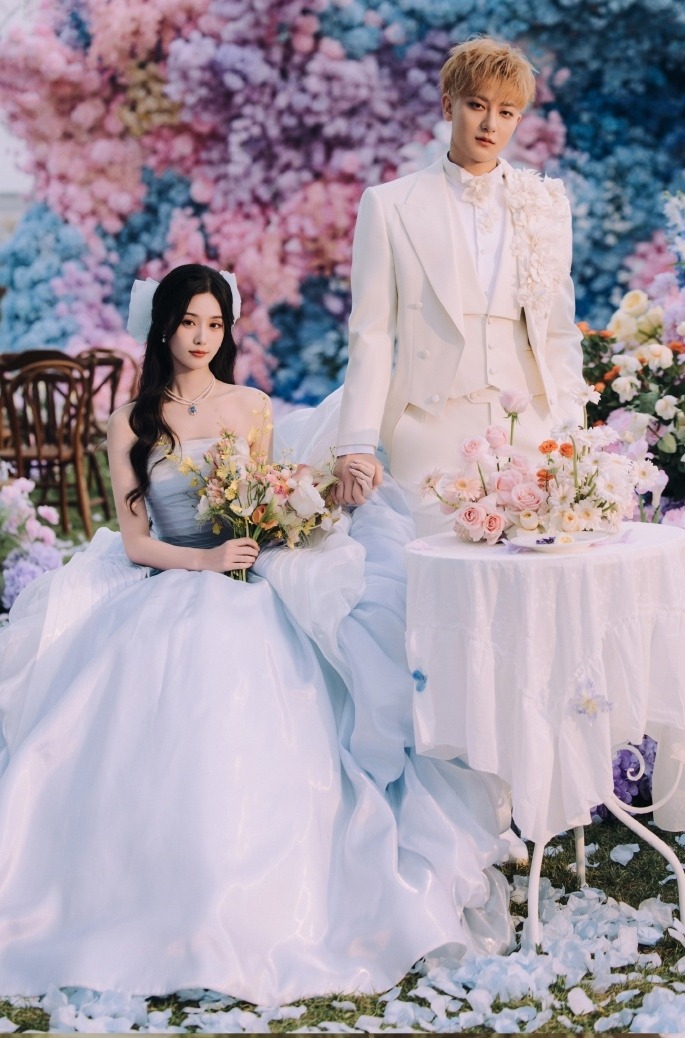 Lâu lắm mới bắt gọn Hoàng Tử Thao và Từ Nghệ Dương trong buổi mua sắm tình cảm - Ảnh 11.