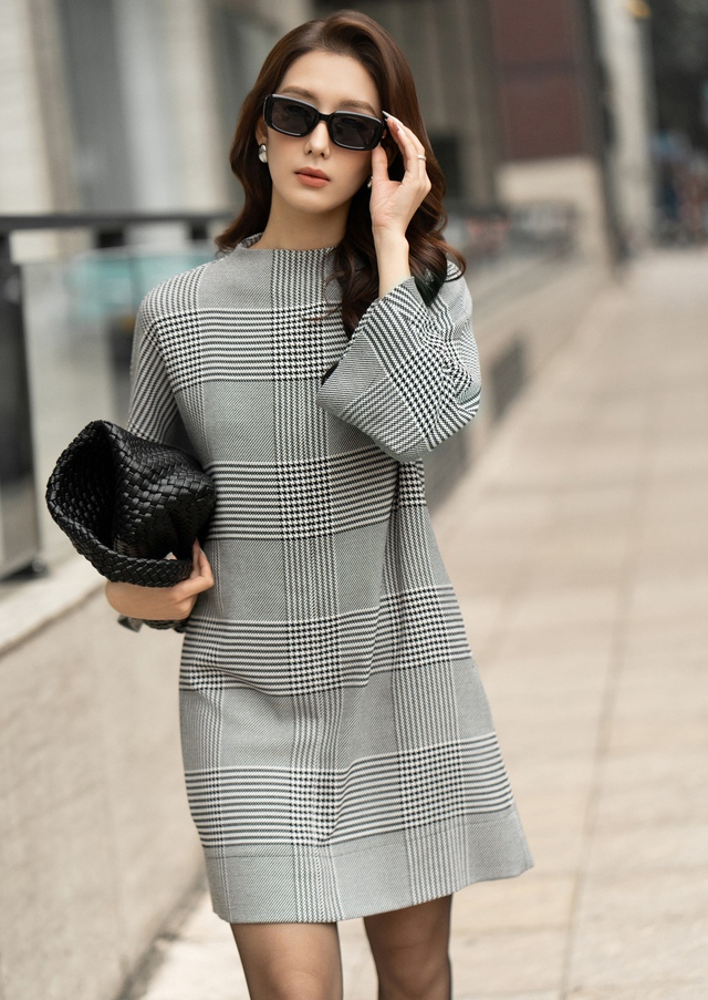 Váy suông hack dáng, lại sang trọng và đậm chất nữ tính, dịu dàng- Ảnh 3.