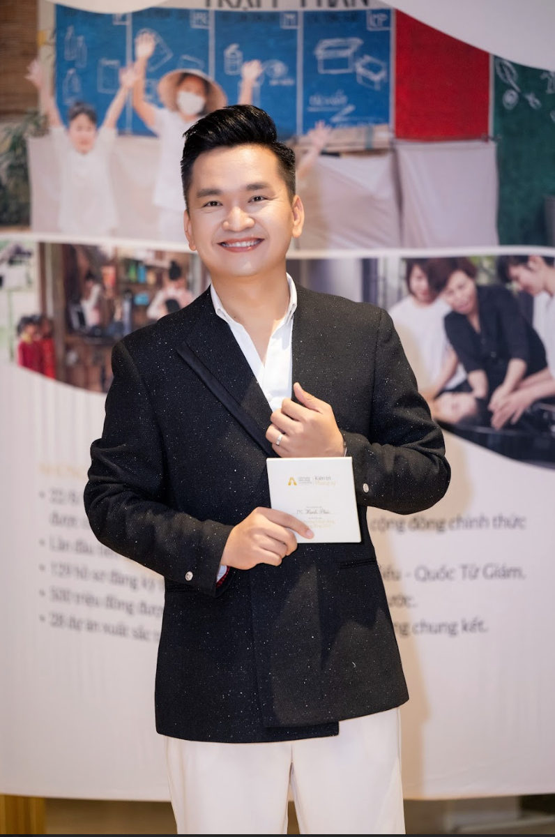 MC Hạnh Phúc: “Trước những hành động tử tế, tôi thấy mình nhỏ bé lại”- Ảnh 2.