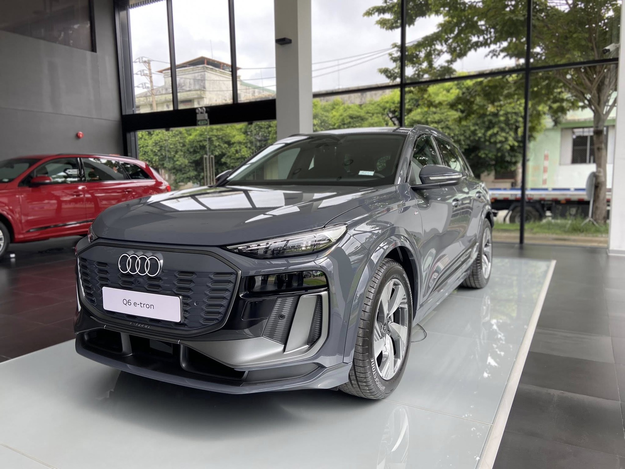 45 xe gầm cao ra mắt Việt Nam 2025: Gần nửa vẫn chạy xăng, dầu nhưng xe điện, hybrid có nhiều cái tên hot- Ảnh 8. Sedan ngày càng khó bán: Cứ 10 xe ra mắt 2025 thì 6 mẫu là xe gầm cao - Ảnh 9.