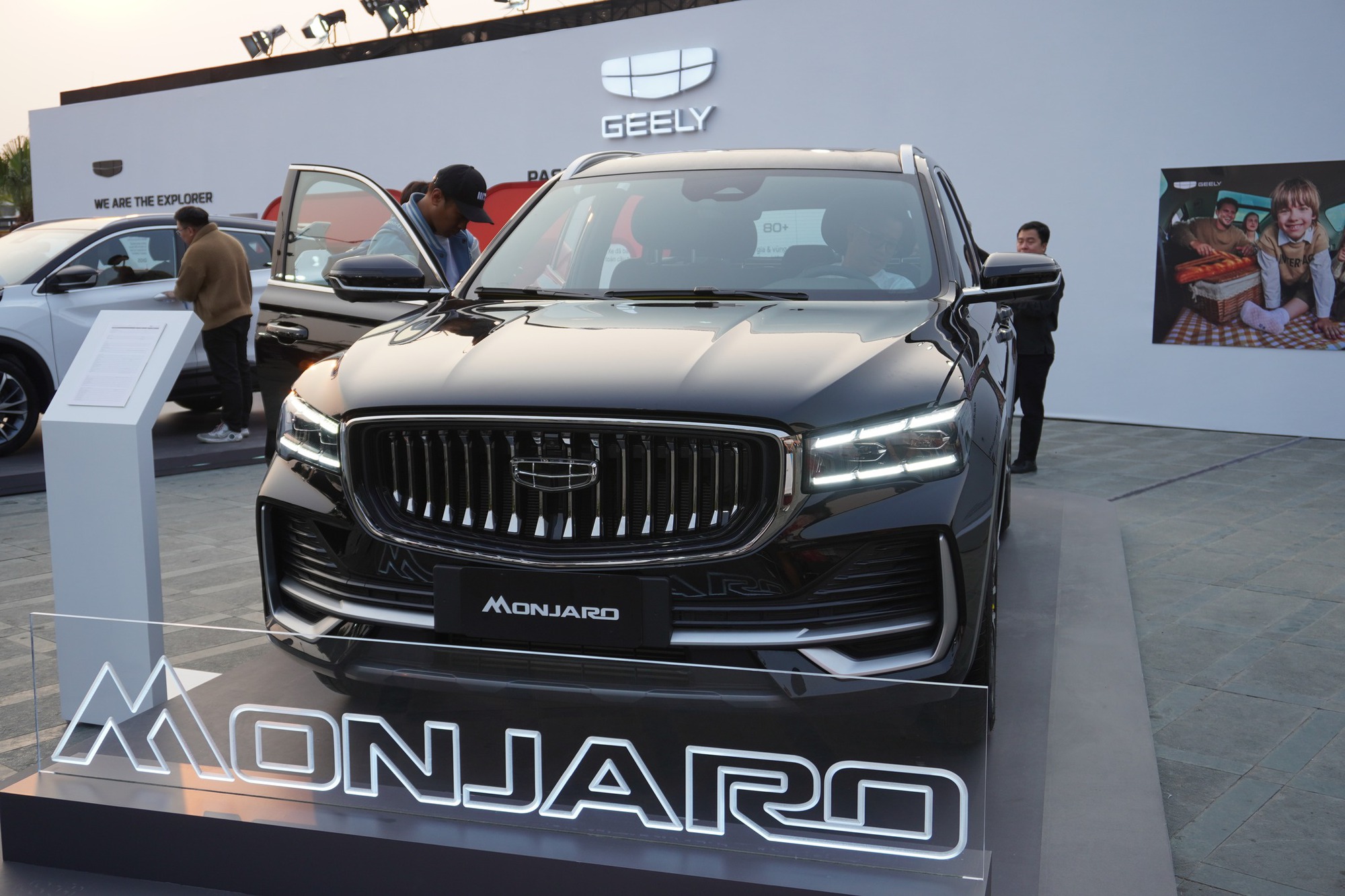 45 xe gầm cao ra mắt Việt Nam 2025: Gần nửa vẫn chạy xăng, dầu nhưng xe điện, hybrid có nhiều cái tên hot- Ảnh 42. Sedan ngày càng khó bán: Cứ 10 xe ra mắt 2025 thì 6 mẫu là xe gầm cao - Ảnh 43.