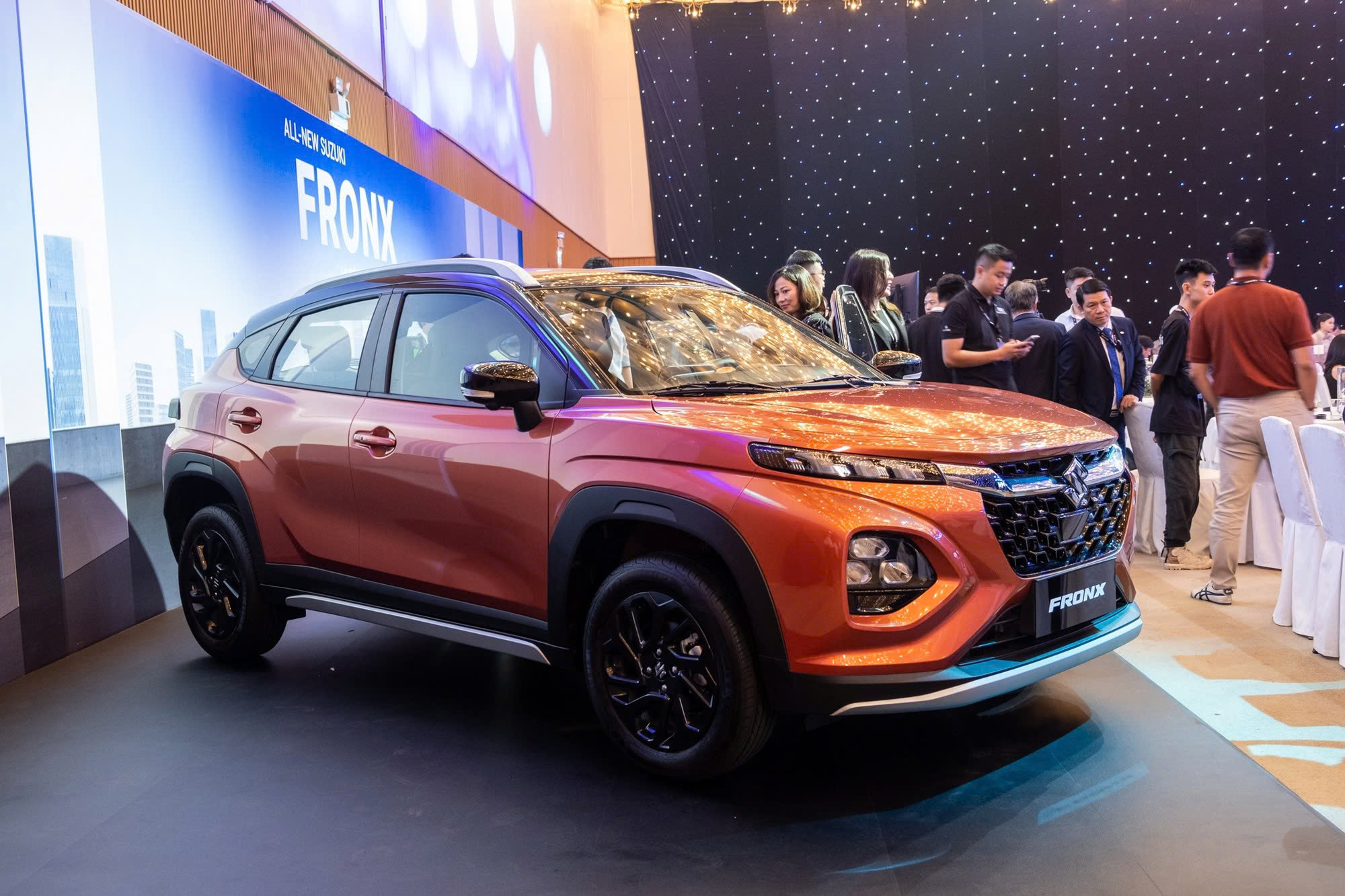 45 xe gầm cao ra mắt Việt Nam 2025: Gần nửa vẫn chạy xăng, dầu nhưng xe điện, hybrid có nhiều cái tên hot- Ảnh 43. Sedan ngày càng khó bán: Cứ 10 xe ra mắt 2025 thì 6 mẫu là xe gầm cao - Ảnh 44.