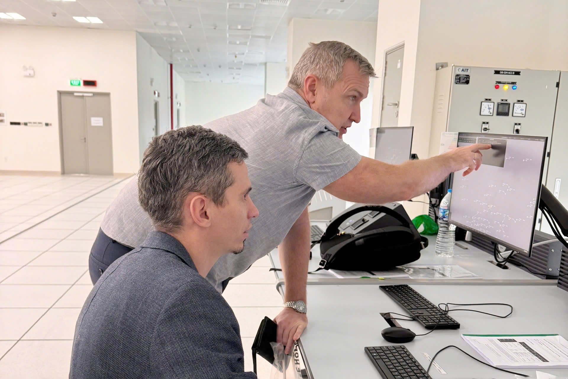 Trung tâm kiểm soát không lưu Hồ Chí Minh mới: Giải bài toán quá tải vùng trời phía Nam - Ảnh 3.