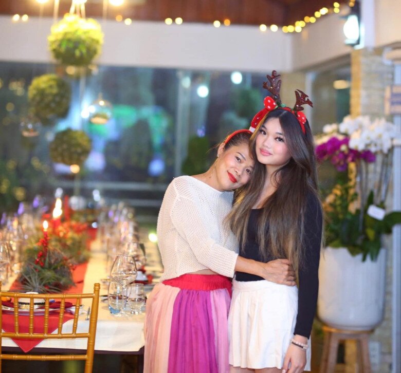 Sao nữ đau đầu vì con gái là "báo thủ": Đậu 5 trường y ở Anh, 4 trường ở Đức vẫn bỏ về Việt Nam học 4 Mỹ Lệ luôn tự hào khi nhắc về ái nữ.