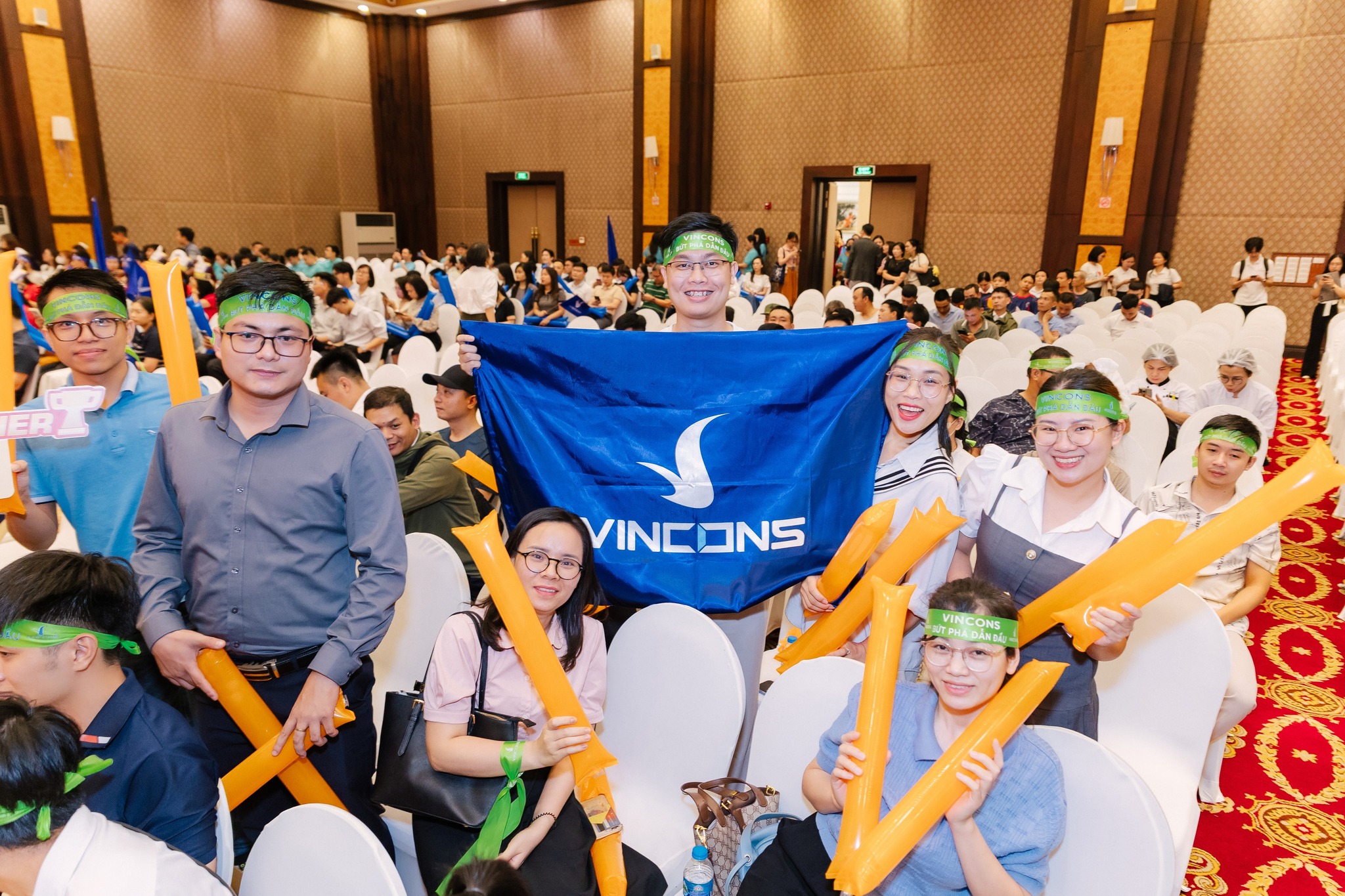 Một doanh nghiệp tuyển 100.000 lao động xây dựng 3 Một doanh nghiệp Việt tuyển 100.000 lao động xây dựng - Ảnh 3.