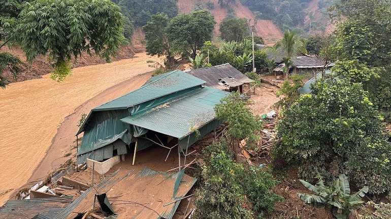 Bức tranh thiên tai khốc liệt năm 2025 qua những con số kỷ lục chưa từng ghi nhận: 419 người chết, cuốn trôi hơn 97.000 tỷ đồng- Ảnh 6.