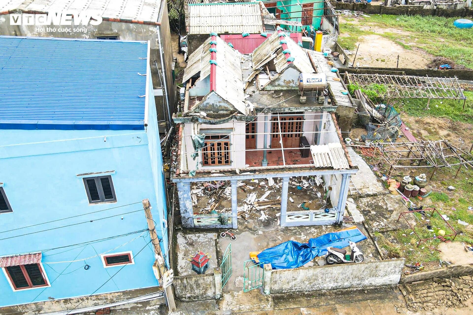 Bức tranh thiên tai khốc liệt năm 2025 qua những con số kỷ lục chưa từng ghi nhận: 419 người chết, cuốn trôi hơn 97.000 tỷ đồng- Ảnh 11.