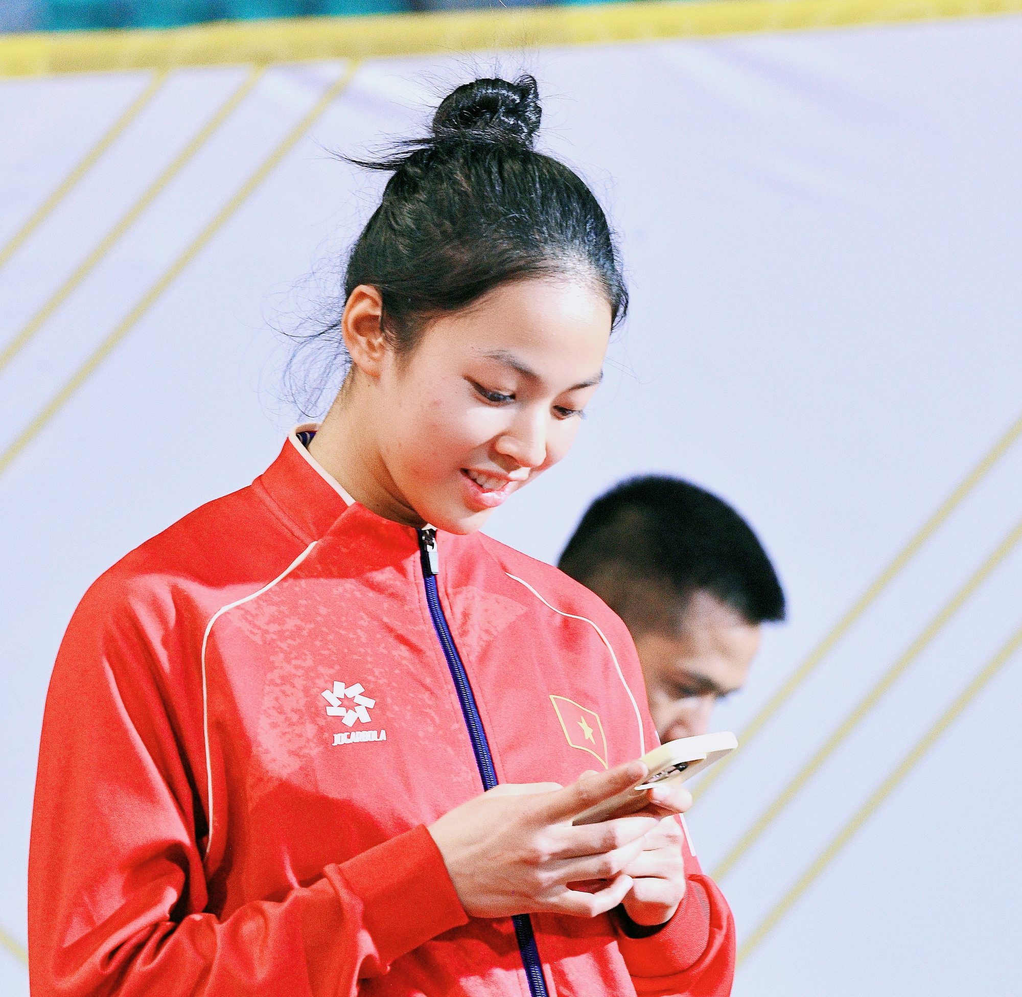 Phỏng vấn hot girl 2k6 nhảy cao cực táo bạo giành HCV cho Việt Nam, trên sân mộc mạc, đời thường xinh như thiên thần- Ảnh 4.