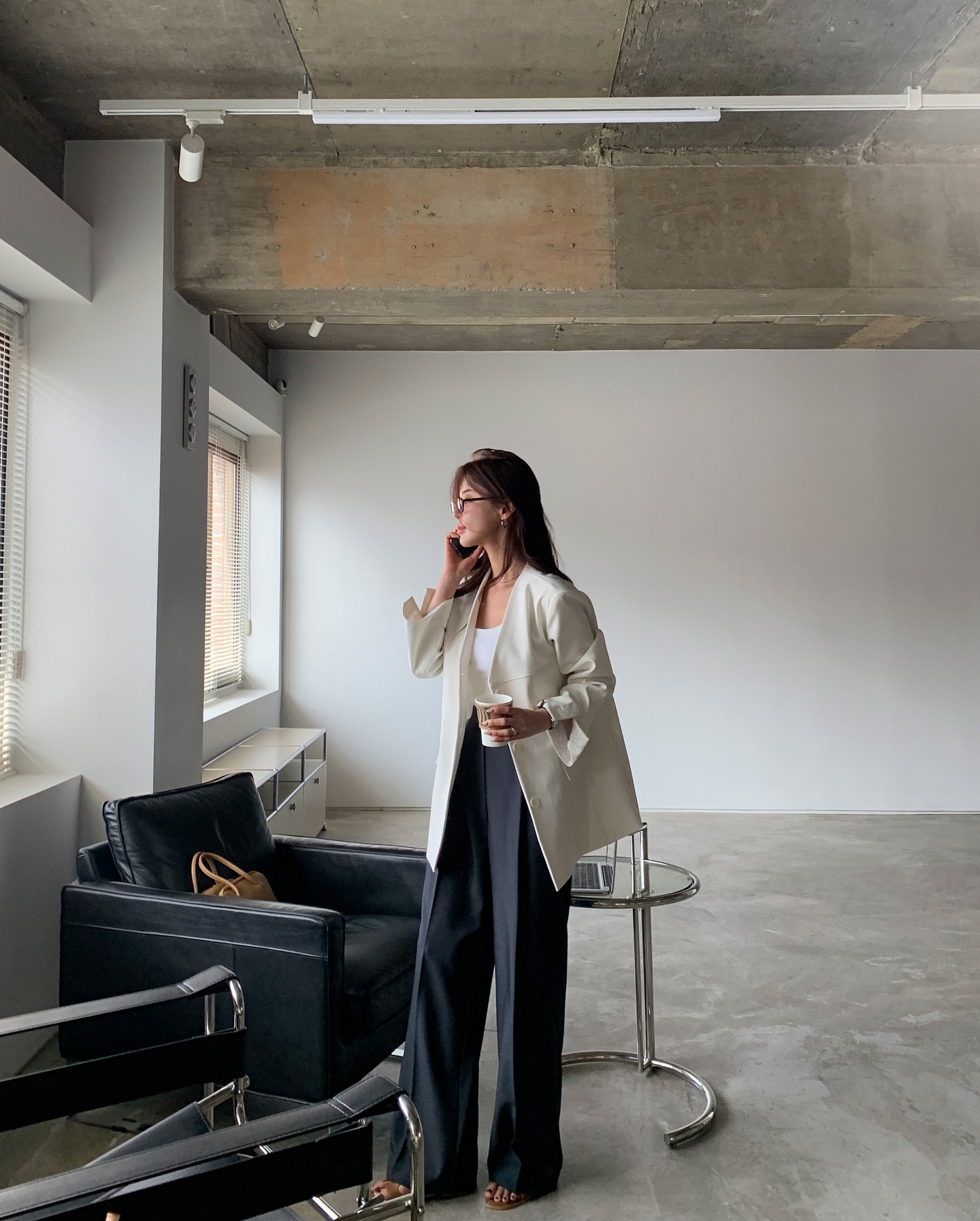 1765954369 974 Ao blazer va quan au Cong thuc nhan doi su