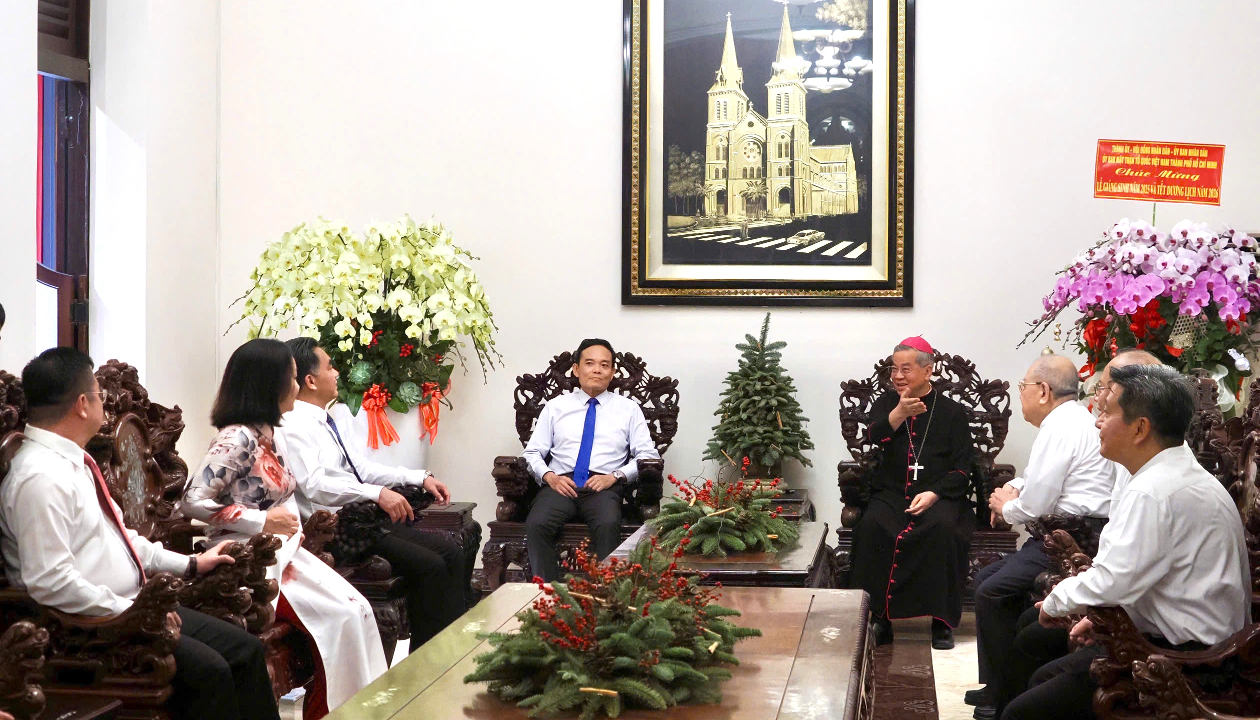 Bí thư Thành ủy TPHCM thăm, chúc mừng các cá nhân dịp Giáng sinh - Ảnh 3.