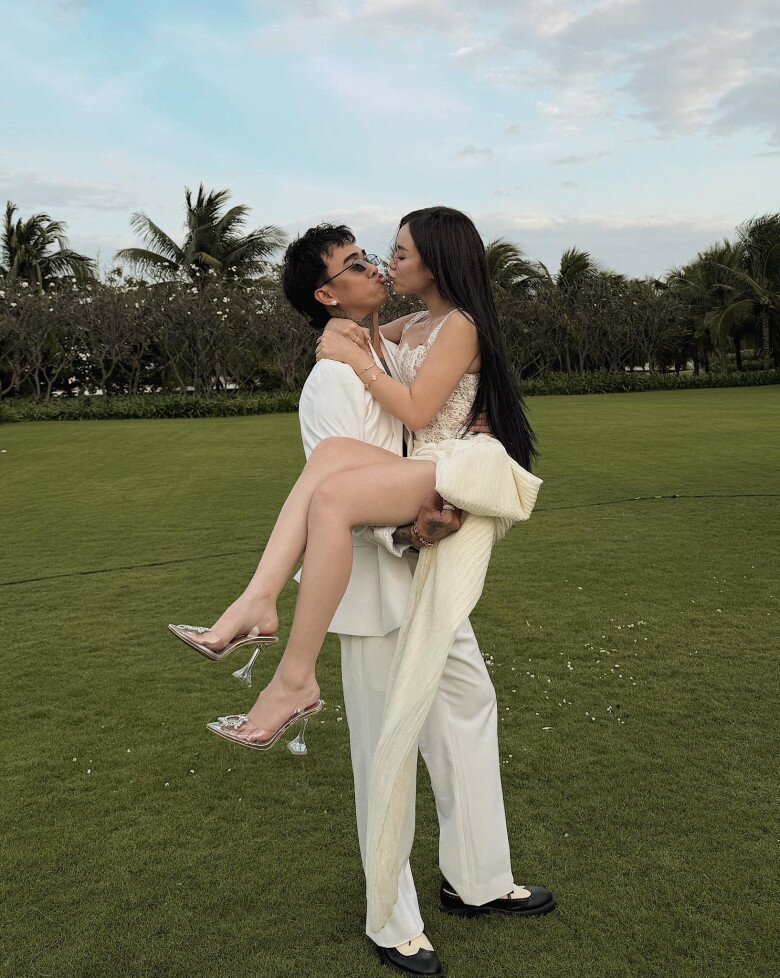 Sao Việt 24h: MC Đan Lê bất ngờ lộ tóc bạc đầy đầu ở tuổi 42, được con trai nhắc nhở về chuyện tình cảm với chồng - 10