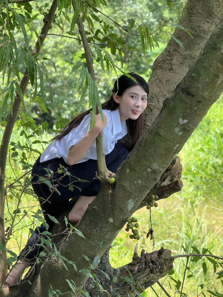 Nữ diễn viên vào vai Ngân ở giai đoạn niên thiếu.