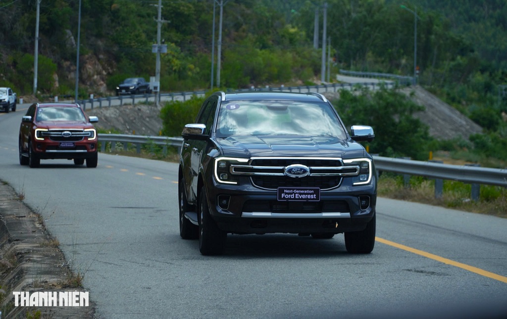 SUV 7 chỗ: Ford Everest lại một mình 'gánh' doanh số phân khúc - Ảnh 2.