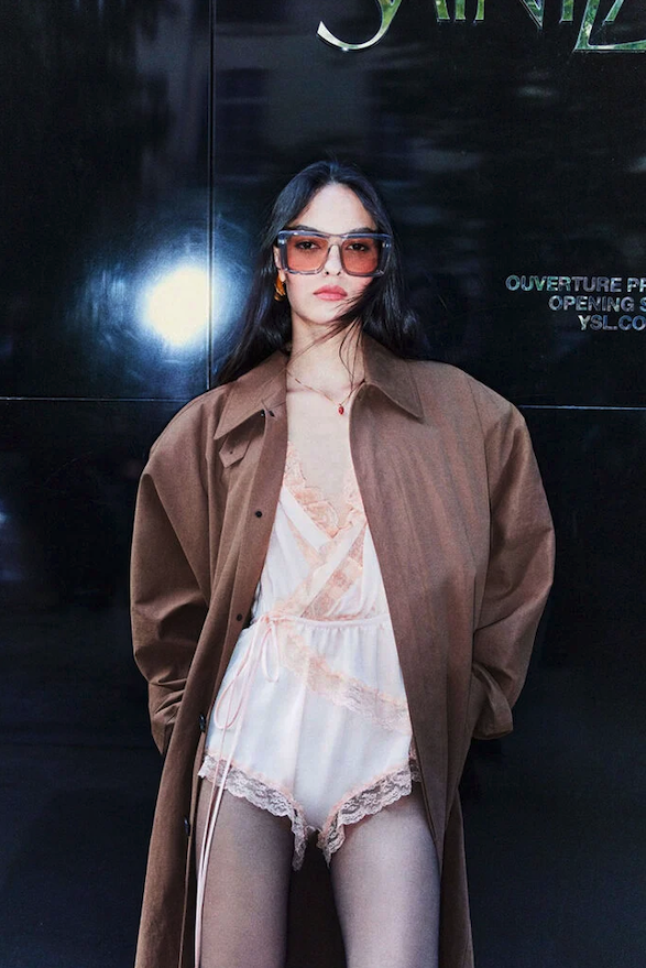 Lily Collins giúp Rosé không còn đơn độc, hóa ra dân châu Âu cũng ngứa mắt với trend đồ ngủ- Ảnh 7.