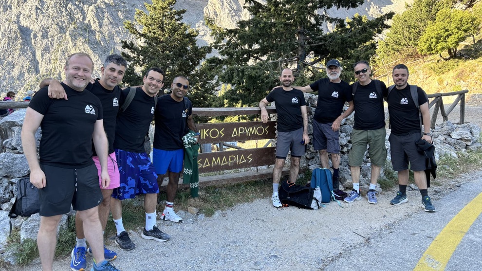 Cầm cuốn hộ chiếu yếu đi chơi, khách kêu trời vì nhiều phiền toái khó nói - 2