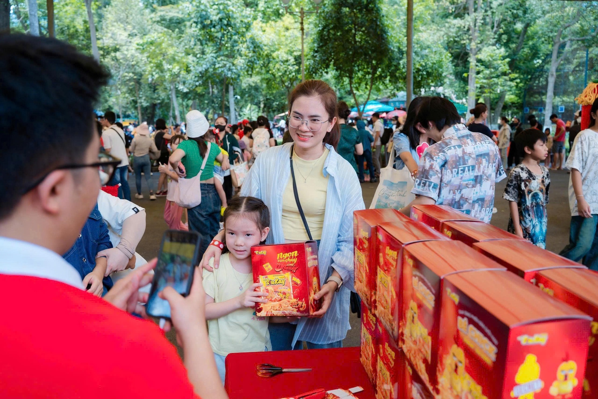 Mì SiuKay Chick ‘N’ Cheese Party: Gần 3000 bạn trẻ 