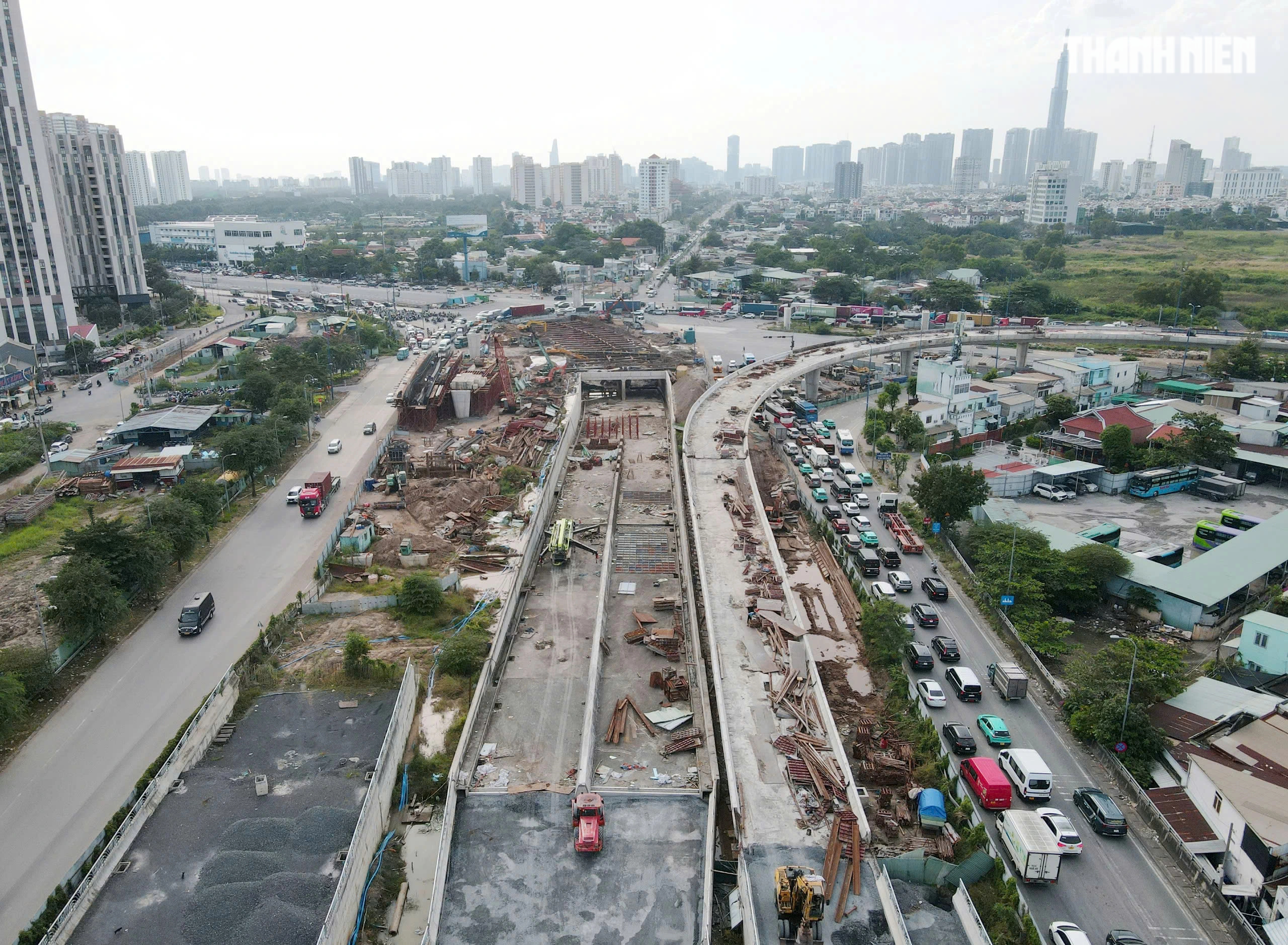 Nút giao lớn nhất TP.HCM lại trễ hẹn, tết này khu Đông vẫn khó thoát kẹt xe 2 Nút giao lớn nhất TP.HCM lại trễ hẹn, Tết này khu Đông vẫn khó thoát kẹt xe - Ảnh 2.