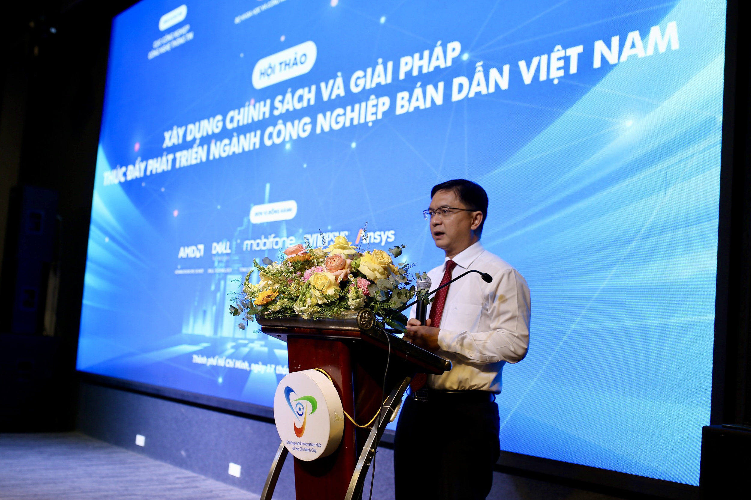 100.000 kỹ sư bán dẫn: Bài toán nhân lực chưa từng có 2 bán dẫn - Ảnh 3.