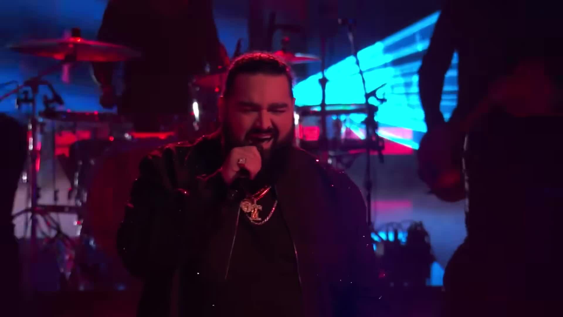 Á quân The Voice mùa 28 hát "Locked Out of Heaven" tại chung kết