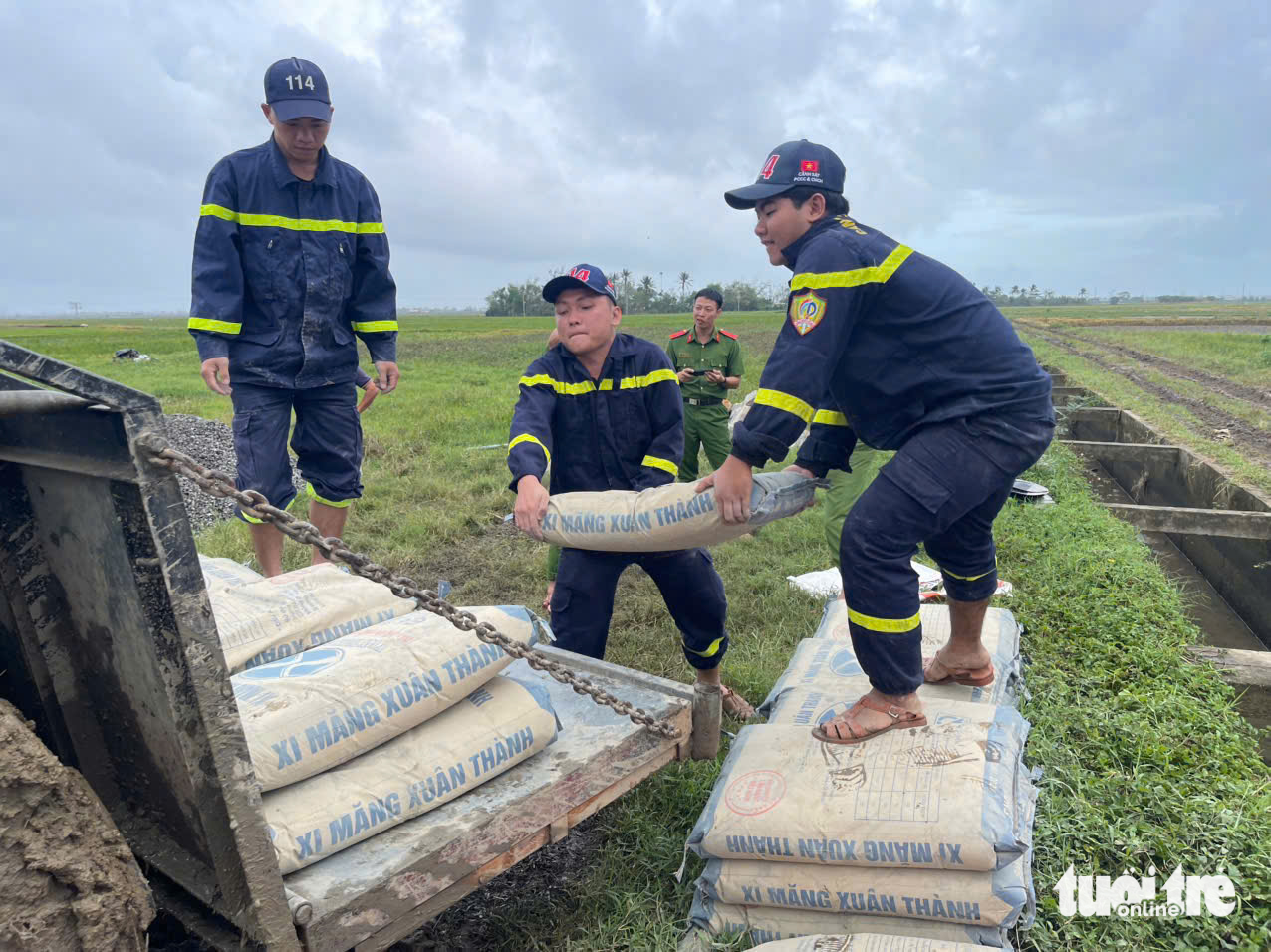 Công an Đắk Lắk quyết hoàn thành 200 căn nhà "Chiến dịch Quang Trung" trong 45 ngày - Ảnh 3.