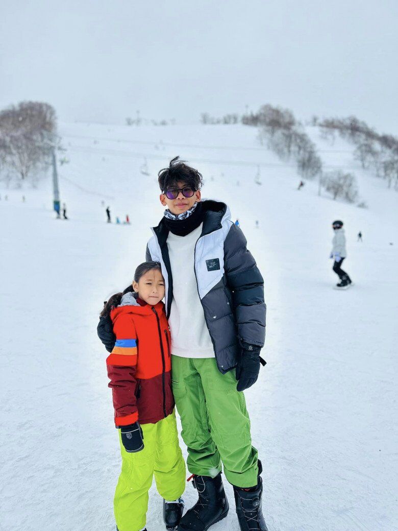 Ái nữ duy nhất nhà Hà Kiều Anh cao ngang vai mẹ, nhan sắc như "tiểu thư hào môn", mong nối nghiệp kinh doanh của gia đình 7 Gia đình Hà Kiều Anh thường có những chuyến du lịch nước ngoài.